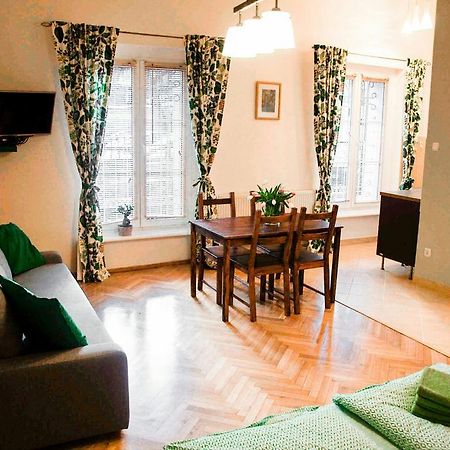 Apartamenty Stary Rynek Paderewskiego Poznan Luaran gambar