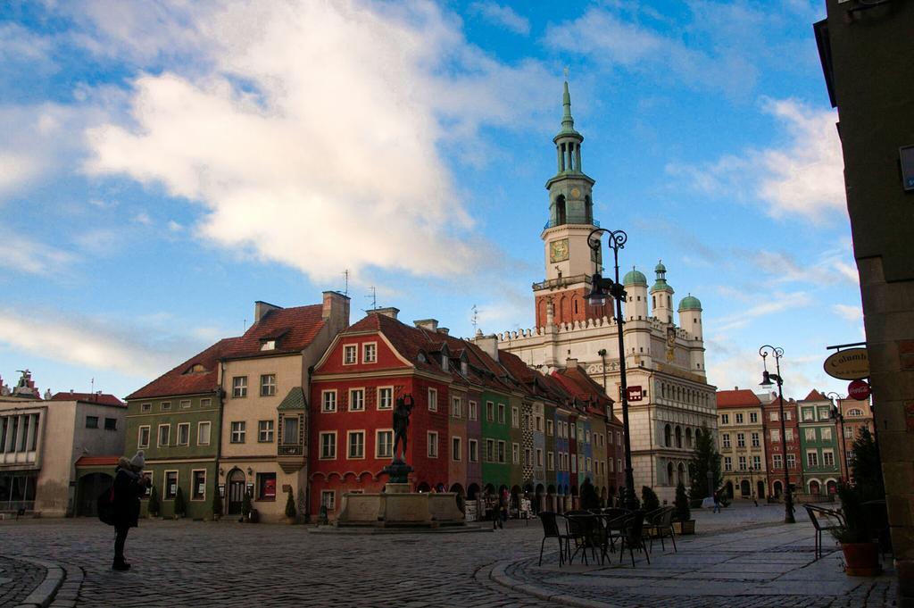 Apartamenty Stary Rynek Paderewskiego Poznan Luaran gambar